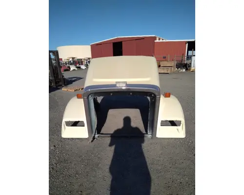 FREIGHTLINER CLASSIC HOOD