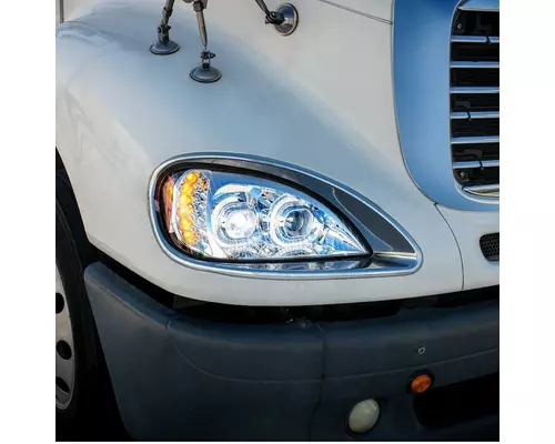 FREIGHTLINER COLUMBIA 112 2001-2004 HEADLAMP ASSEMBLY