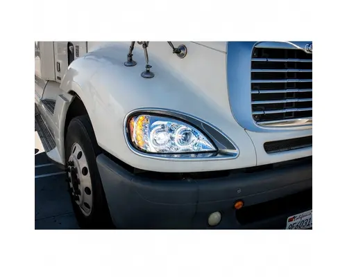 FREIGHTLINER COLUMBIA 112 2001-2004 HEADLAMP ASSEMBLY