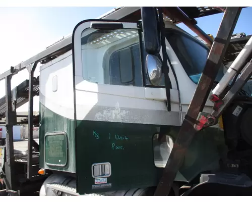 FREIGHTLINER COLUMBIA 112 2001-2011 DOOR ASSEMBLY, FRONT