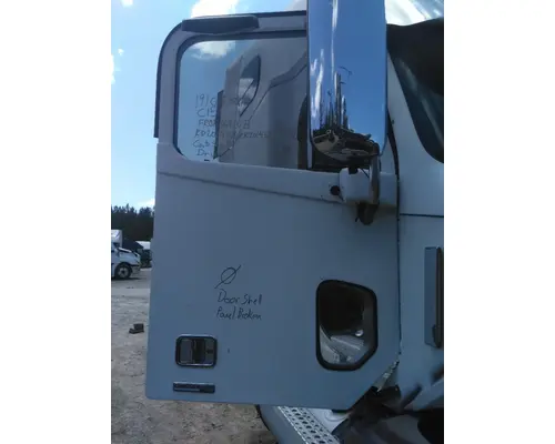 FREIGHTLINER COLUMBIA 112 2001-2011 DOOR ASSEMBLY, FRONT