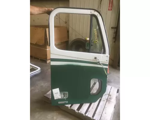 FREIGHTLINER COLUMBIA 112 2001-2011 DOOR ASSEMBLY, FRONT
