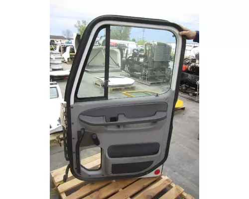 FREIGHTLINER COLUMBIA 112 2001-2011 DOOR ASSEMBLY, FRONT