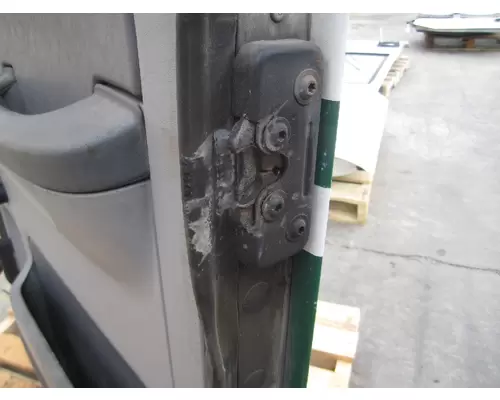 FREIGHTLINER COLUMBIA 112 2001-2011 DOOR ASSEMBLY, FRONT