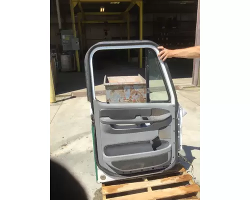 FREIGHTLINER COLUMBIA 112 2001-2011 DOOR ASSEMBLY, FRONT
