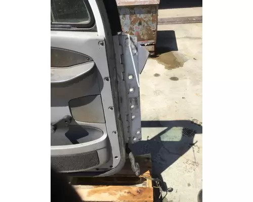 FREIGHTLINER COLUMBIA 112 2001-2011 DOOR ASSEMBLY, FRONT