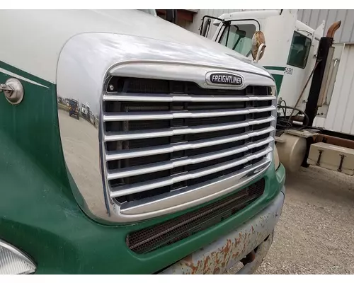 FREIGHTLINER COLUMBIA 112 2005-2008 GRILLE
