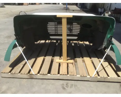 FREIGHTLINER COLUMBIA 112  HOOD