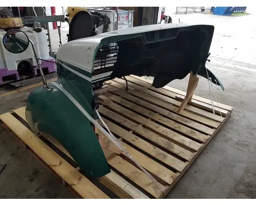 FREIGHTLINER COLUMBIA 112  HOOD