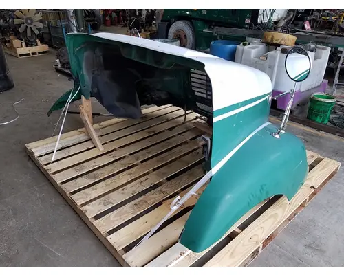 FREIGHTLINER COLUMBIA 112  HOOD