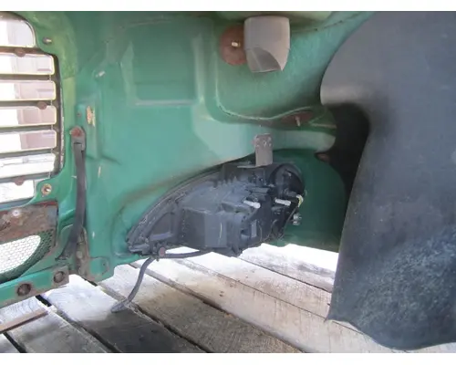 FREIGHTLINER COLUMBIA 112  HOOD