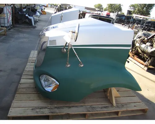 FREIGHTLINER COLUMBIA 112  HOOD