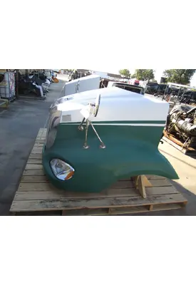 FREIGHTLINER COLUMBIA 112  HOOD