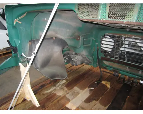 FREIGHTLINER COLUMBIA 112  HOOD