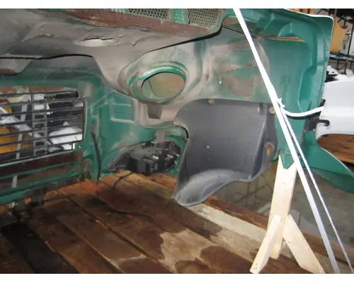 FREIGHTLINER COLUMBIA 112  HOOD