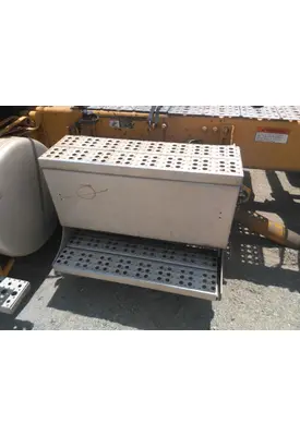 FREIGHTLINER COLUMBIA 112 BATTERY BOX