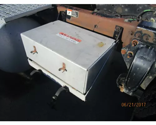 FREIGHTLINER COLUMBIA 112 BATTERY BOX