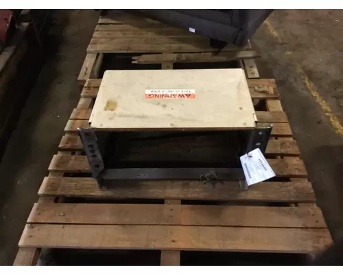 FREIGHTLINER COLUMBIA 112 BATTERY BOX