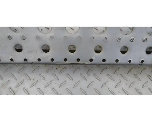 FREIGHTLINER COLUMBIA 112 Battery Boxes