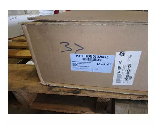 FREIGHTLINER COLUMBIA 112 Bumper Bracket, Front