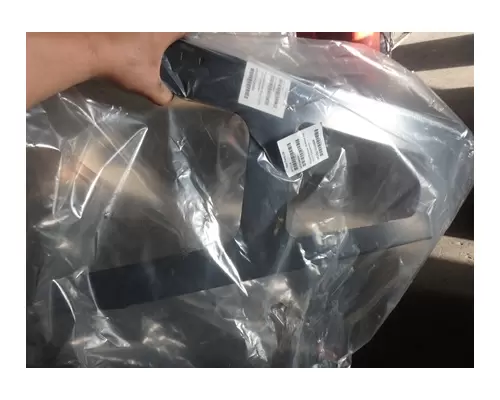 FREIGHTLINER COLUMBIA 112 Bumper Bracket, Front