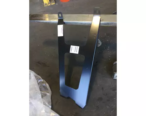 FREIGHTLINER COLUMBIA 112 Bumper Bracket, Front