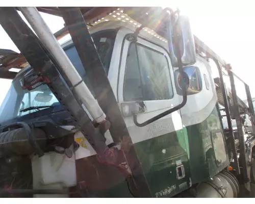 FREIGHTLINER COLUMBIA 112 CAB