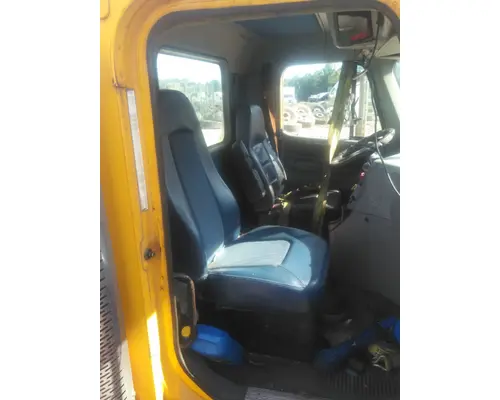 FREIGHTLINER COLUMBIA 112 CAB