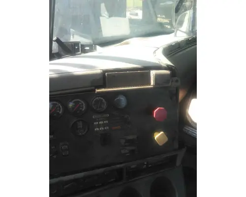 FREIGHTLINER COLUMBIA 112 CAB