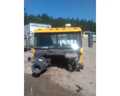 FREIGHTLINER COLUMBIA 112 CAB