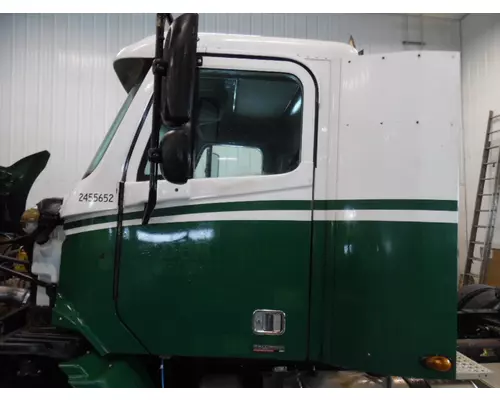 FREIGHTLINER COLUMBIA 112 CAB