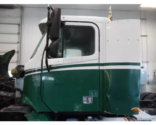 FREIGHTLINER COLUMBIA 112 CAB