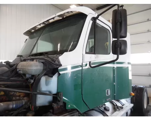 FREIGHTLINER COLUMBIA 112 CAB