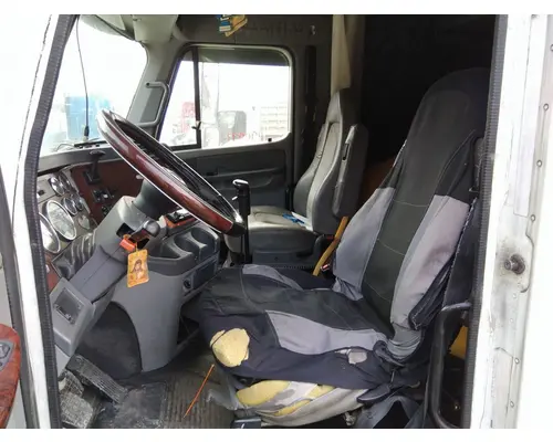 FREIGHTLINER COLUMBIA 112 CAB