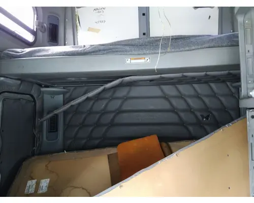 FREIGHTLINER COLUMBIA 112 CAB