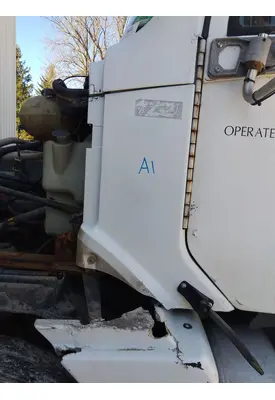 FREIGHTLINER COLUMBIA 112 COWL