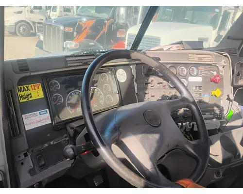 FREIGHTLINER COLUMBIA 112 Cab