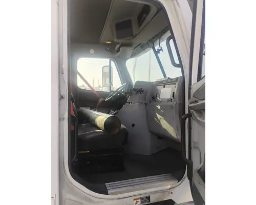 FREIGHTLINER COLUMBIA 112 Cab