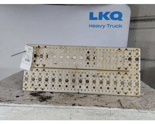 FREIGHTLINER COLUMBIA 112 DECK (CATWALK) STEP
