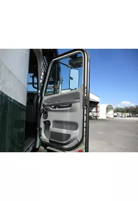 FREIGHTLINER COLUMBIA 112 DOOR ASSEMBLY, FRONT