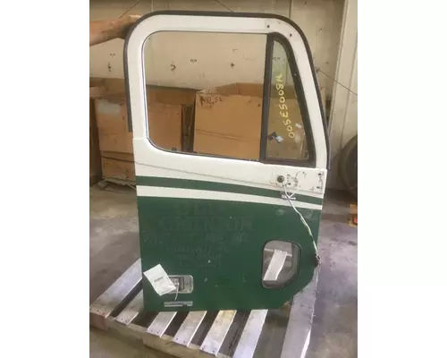 FREIGHTLINER COLUMBIA 112 DOOR ASSEMBLY, FRONT