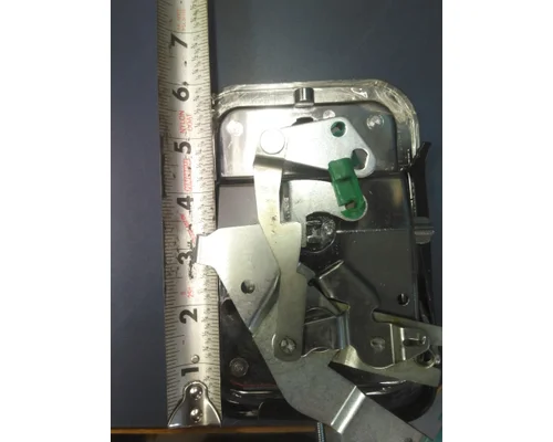 FREIGHTLINER COLUMBIA 112 DOOR HANDLE