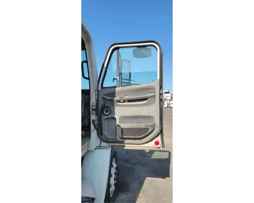 FREIGHTLINER COLUMBIA 112 Door Assembly, Front