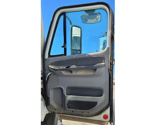 FREIGHTLINER COLUMBIA 112 Door Assembly, Front