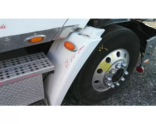 FREIGHTLINER COLUMBIA 112 FENDER EXTENSION