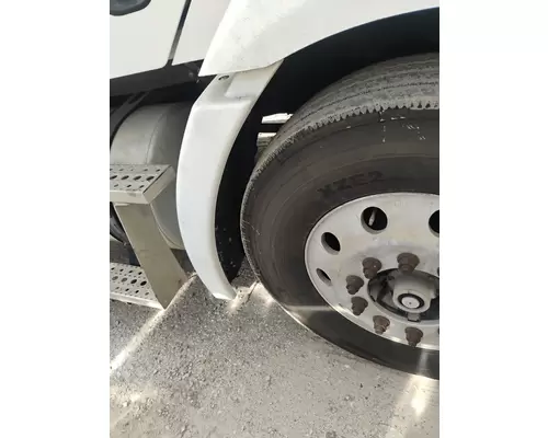 FREIGHTLINER COLUMBIA 112 Fender Extension