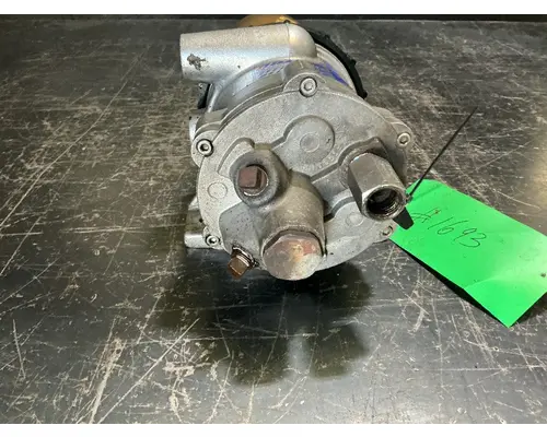 FREIGHTLINER COLUMBIA 112 FilterWater Separator