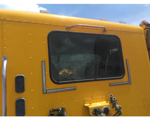 FREIGHTLINER COLUMBIA 112 GLASS, BACK