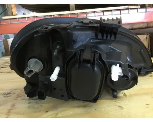 FREIGHTLINER COLUMBIA 112 Headlight Assemblies