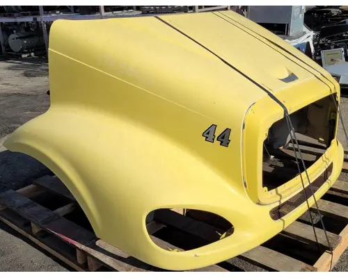 FREIGHTLINER COLUMBIA 112 Hood